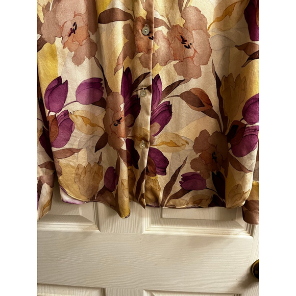 VINCE~Floral 100% Silk ~Button Down Shirt~Beige Purple~LG - Picture 6 of 9